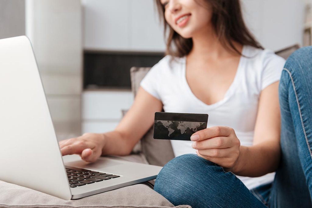 電商平台「雙11」購物節再創佳績，新趨勢漸成形，你是剁手派還是古墓派？